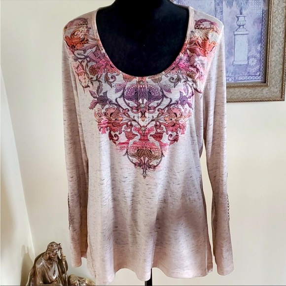 Live and Let Live top - Picture 1 of 10